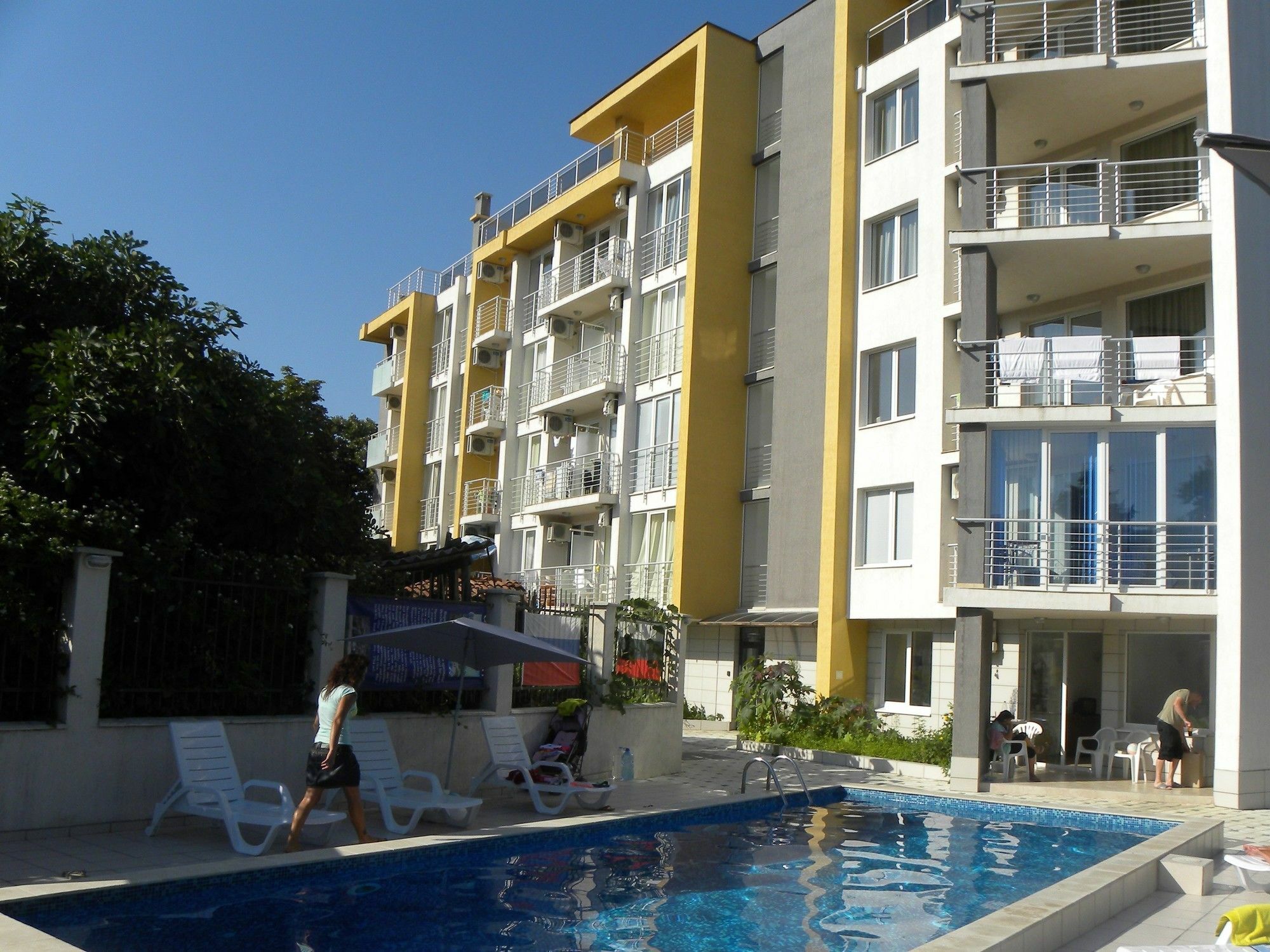 Apartcomplex New Tawn Obzor Luaran gambar